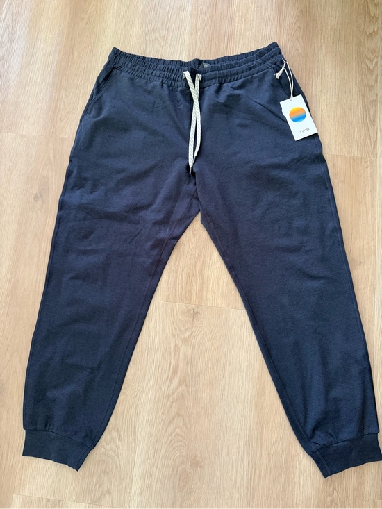 Vuori Pants - NWT Vuori Women’s Performance Jogger Pants L